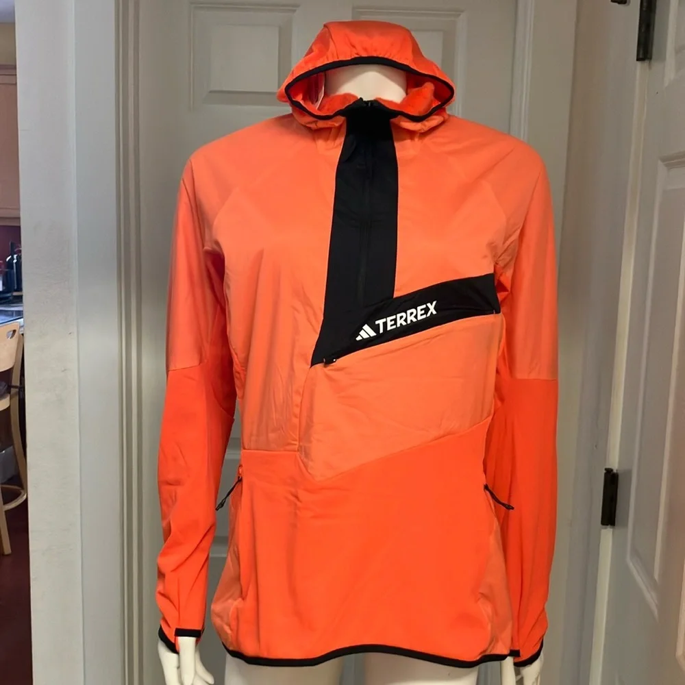 Adidas “Terrex” Long-Sleeved Hiking/Athletic 1/4 Zip, NWT! - Picture 1 of 11